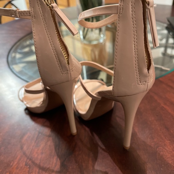 Quips heels - Picture 2 of 3